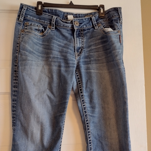 Silver Capris - Picture 8 of 8